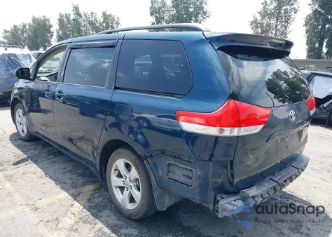 2011 Toyota Sienna Le V6 из США, поврежденный, VIN 5TDKK3DC5BS138299